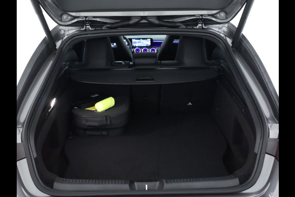 Mercedes-Benz CLA-Klasse Shooting Brake 250 e Business Solution AMG | Trekhaak | Nightpakket | Parkeerpakket met achteruitrijcamera | KEYLESS-GO | EASY PACK achterklep | USB pakket plus | Sfeerverlichting | MULTIBEAM LED |