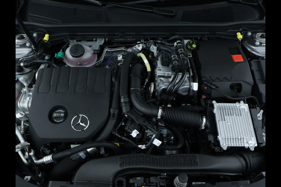 Mercedes-Benz CLA-Klasse Shooting Brake 250 e Business Solution AMG | Trekhaak | Nightpakket | Parkeerpakket met achteruitrijcamera | KEYLESS-GO | EASY PACK achterklep | USB pakket plus | Sfeerverlichting | MULTIBEAM LED |