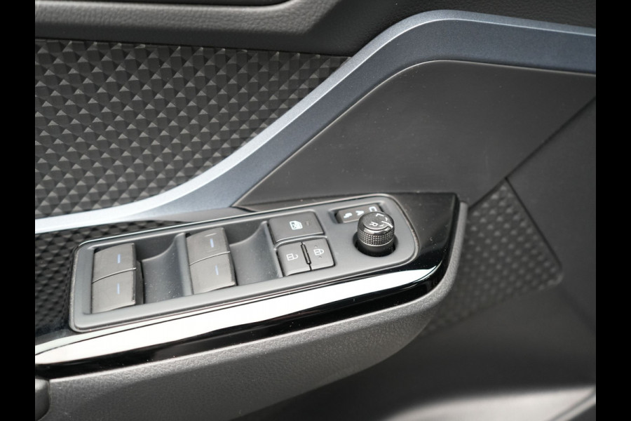 Toyota C-HR 2.0 Hybrid Dynamic 184pk Dealer O.H | Trekhaak Afneembaar | Adaptive Cruise | Camera | Apple Carplay | Sportstoelen Verwarmd | 18"L.M | Keyless | BLIS |