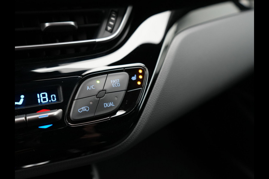 Toyota C-HR 2.0 Hybrid Dynamic 184pk Dealer O.H | Trekhaak Afneembaar | Adaptive Cruise | Camera | Apple Carplay | Sportstoelen Verwarmd | 18"L.M | Keyless | BLIS |