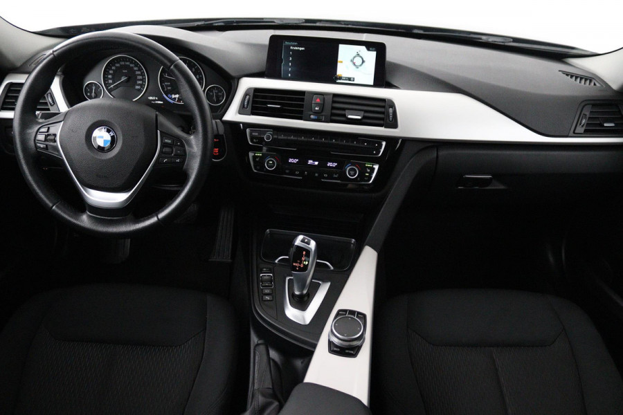 BMW 3 Serie 318i Executive Automaat (GROOT-NAVIGATIE, CAMERA, PDC, STOELVERWARMING, LED, CRUISE, DEALER ONDERHOUDEN)