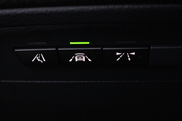 BMW 3 Serie 318i Executive Automaat (GROOT-NAVIGATIE, CAMERA, PDC, STOELVERWARMING, LED, CRUISE, DEALER ONDERHOUDEN)