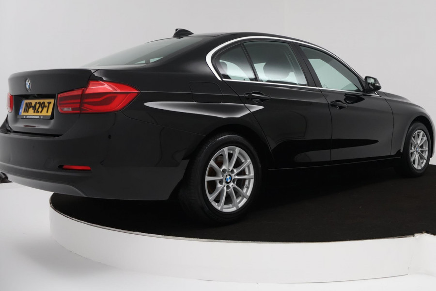 BMW 3 Serie 318i Executive Automaat (GROOT-NAVIGATIE, CAMERA, PDC, STOELVERWARMING, LED, CRUISE, DEALER ONDERHOUDEN)