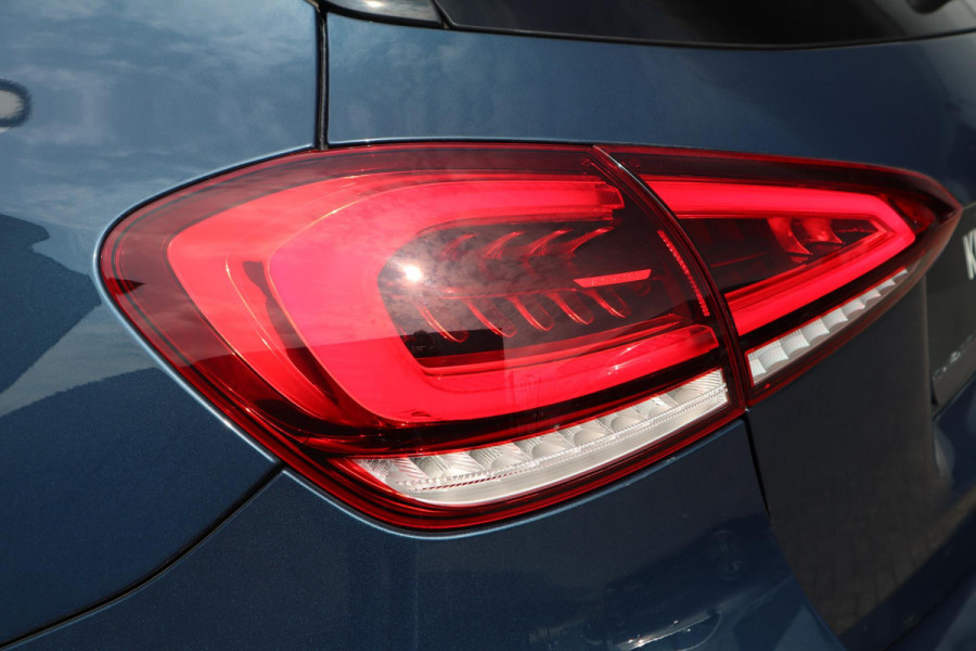 Mercedes-Benz A-Klasse 250 AMG Line | 19" | Panorama | Sfeer |