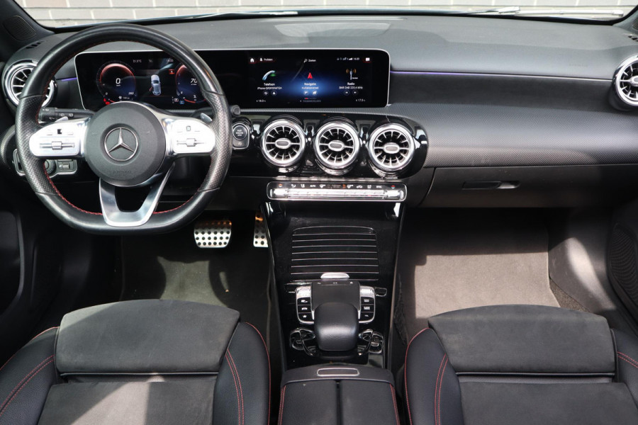 Mercedes-Benz A-Klasse 250 AMG Line | 19" | Panorama | Sfeer |