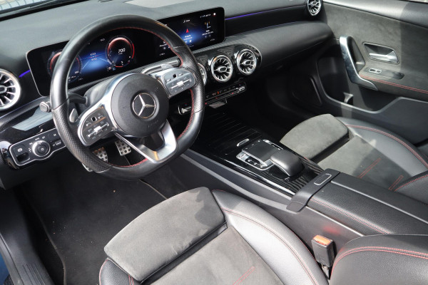 Mercedes-Benz A-Klasse 250 AMG Line | 19" | Panorama | Sfeer |