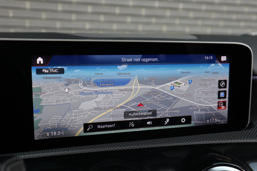 Mercedes-Benz A-Klasse 250 AMG Line | 19" | Panorama | Sfeer |