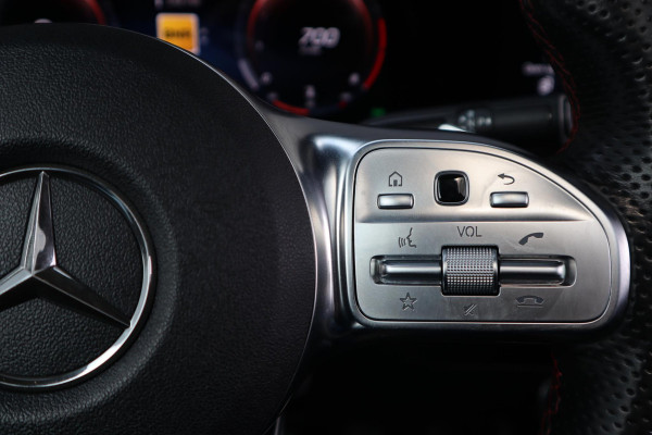 Mercedes-Benz A-Klasse 250 AMG Line | 19" | Panorama | Sfeer |