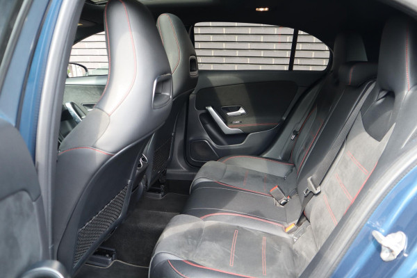 Mercedes-Benz A-Klasse 250 AMG Line | 19" | Panorama | Sfeer |