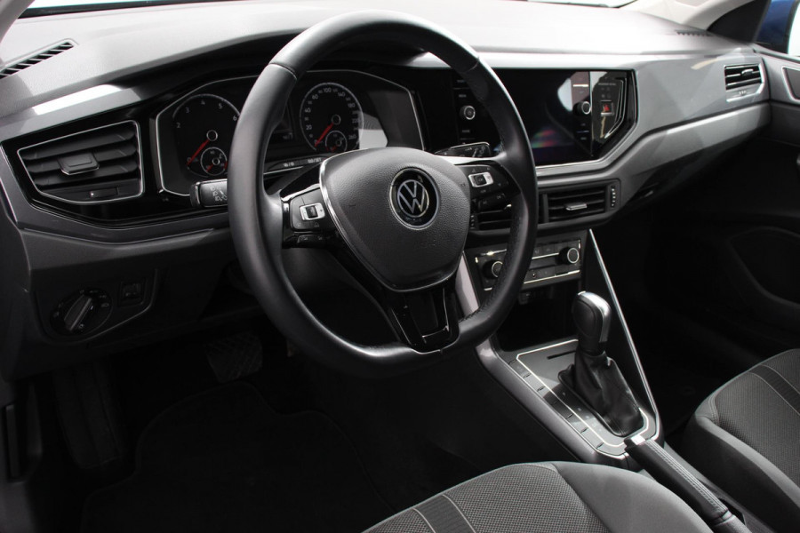 Volkswagen Polo 1.0 TSI 110 pk DSG Highline | Navigatie | Apple Carplay/Android Auto | Parkeersensoren | Adaptive Cruise Control | Afneembare trekhaak | Getinte ramen | Stoelverwarming | Climatronic