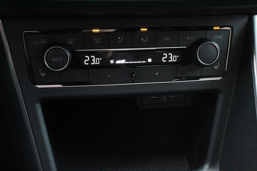 Volkswagen Polo 1.0 TSI 110 pk DSG Highline | Navigatie | Apple Carplay/Android Auto | Parkeersensoren | Adaptive Cruise Control | Afneembare trekhaak | Getinte ramen | Stoelverwarming | Climatronic