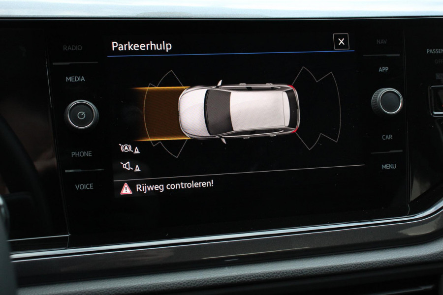 Volkswagen Polo 1.0 TSI 110 pk DSG Highline | Navigatie | Apple Carplay/Android Auto | Parkeersensoren | Adaptive Cruise Control | Afneembare trekhaak | Getinte ramen | Stoelverwarming | Climatronic