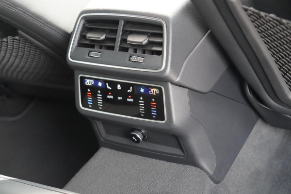 Audi A6 Avant 55 TFSI quattro Design Pro Line Plus S-Line / Super Sportstoelen / Pano / Head-Up / Camera / ACC