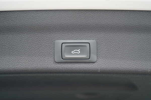 Audi A6 Avant 55 TFSI quattro Design Pro Line Plus S-Line / Super Sportstoelen / Pano / Head-Up / Camera / ACC