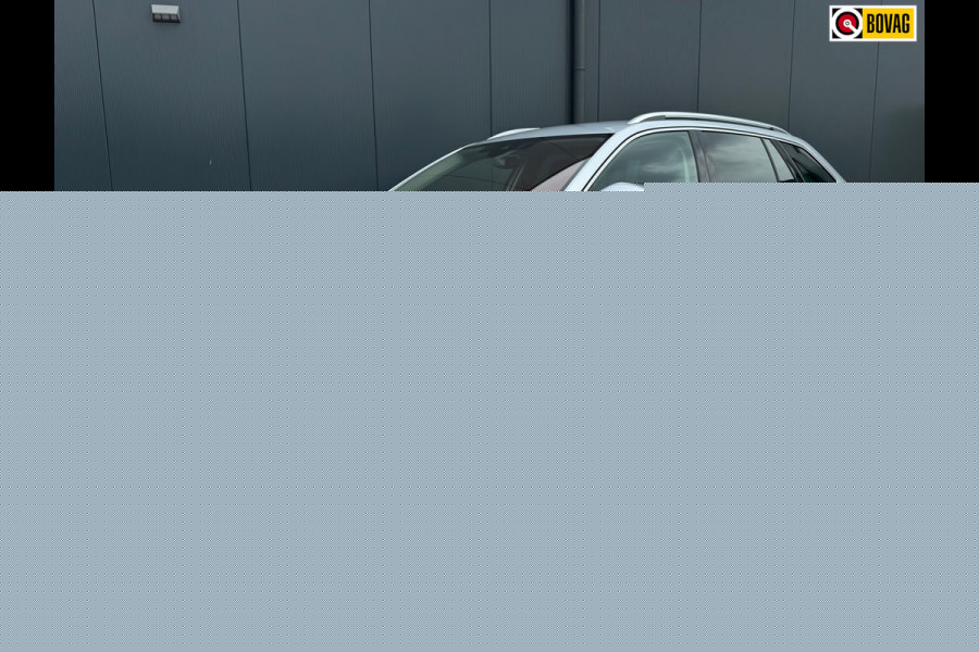 Škoda Superb Combi * Trekhaak * Digitale teller * Side&front assist *