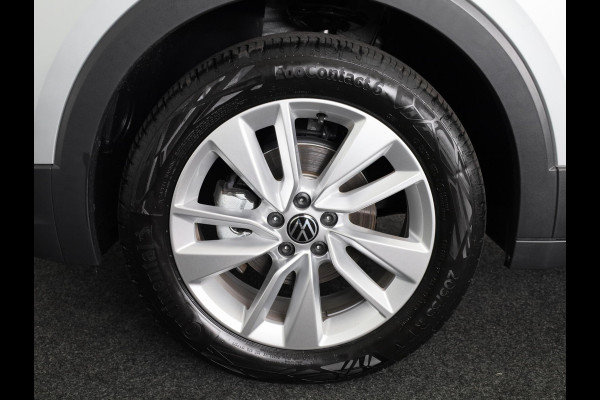 Volkswagen T-Cross 1.0 TSI Life Edition | Navigatie | Camera | Stoelverwarming | Climate Control |
