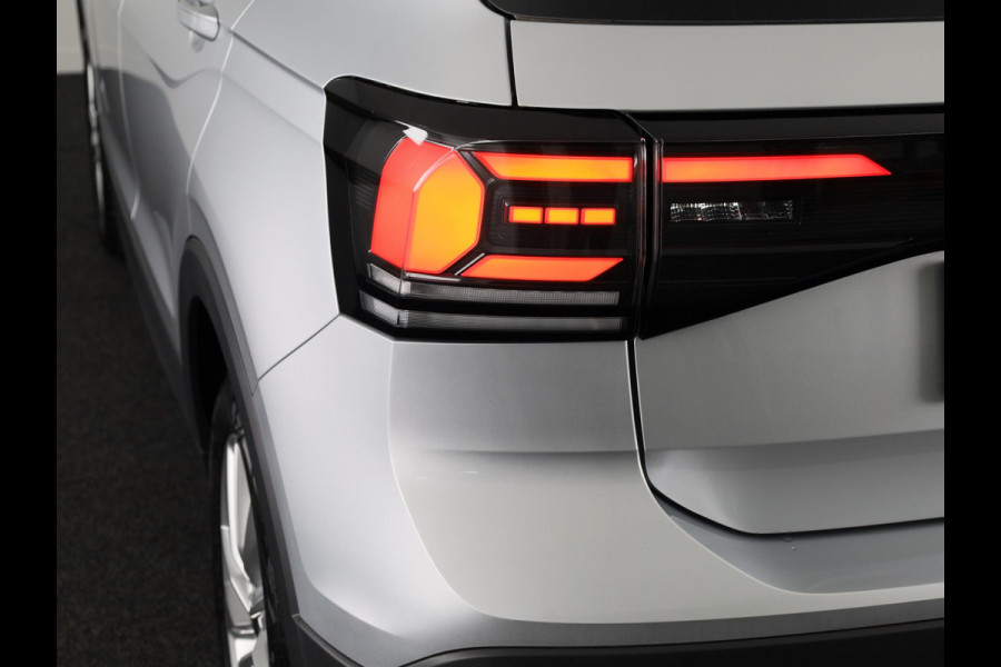 Volkswagen T-Cross 1.0 TSI Life Edition | Navigatie | Camera | Stoelverwarming | Climate Control |