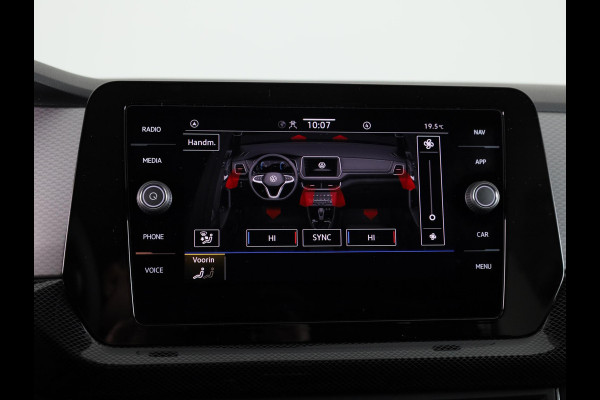 Volkswagen T-Cross 1.0 TSI Life Edition | Navigatie | Camera | Stoelverwarming | Climate Control |