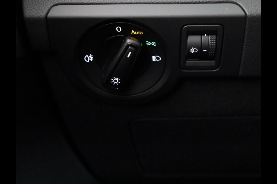 Volkswagen T-Cross 1.0 TSI Life Edition | Navigatie | Camera | Stoelverwarming | Climate Control |