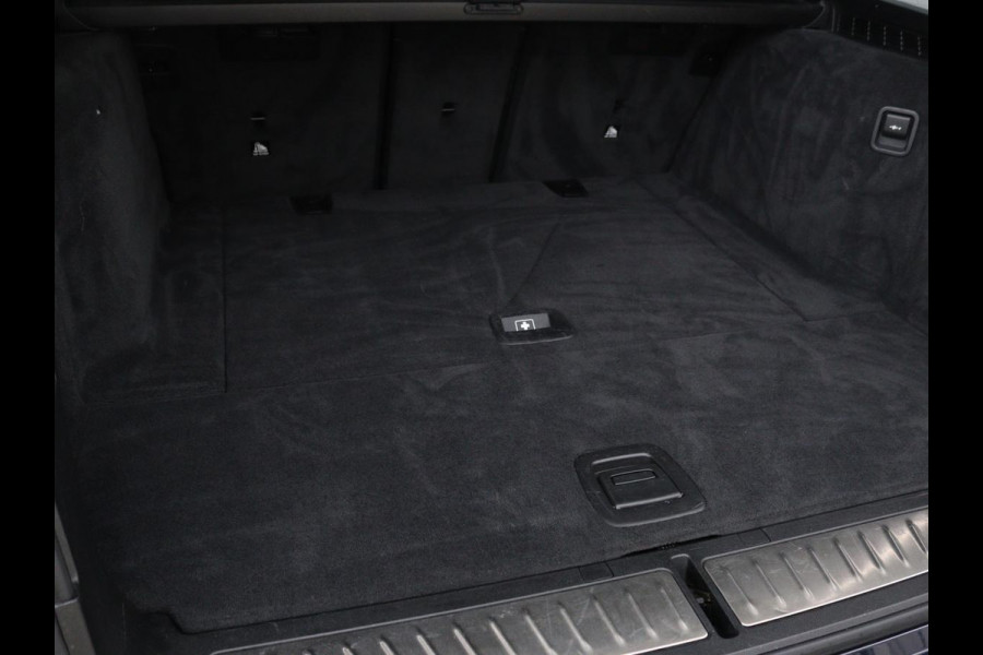 BMW 5 Serie 520d xDrive M-Sport | Leder | Sportstoelen | Camera | Full LED | Trekhaak | Keyless | Navigatie | Sfeerverlichting | Climate control