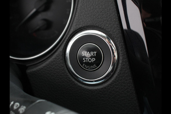 Nissan QASHQAI 1.2 Automaat N-Connecta Design pakket | Panorama dak | Camera | Climate Control | Parkeer sensoren | Cruise Control