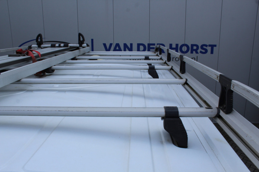 Ford Transit 290 2.0-105pk TDCI L2H2 Ambiente. Compleet ingerichte Ford Transit ! Camera, pdc v+a, airco, ladder achterd., opstaptrede met trekhaak, imperiaal met ladder, omvormer naar 220V, etc etc.