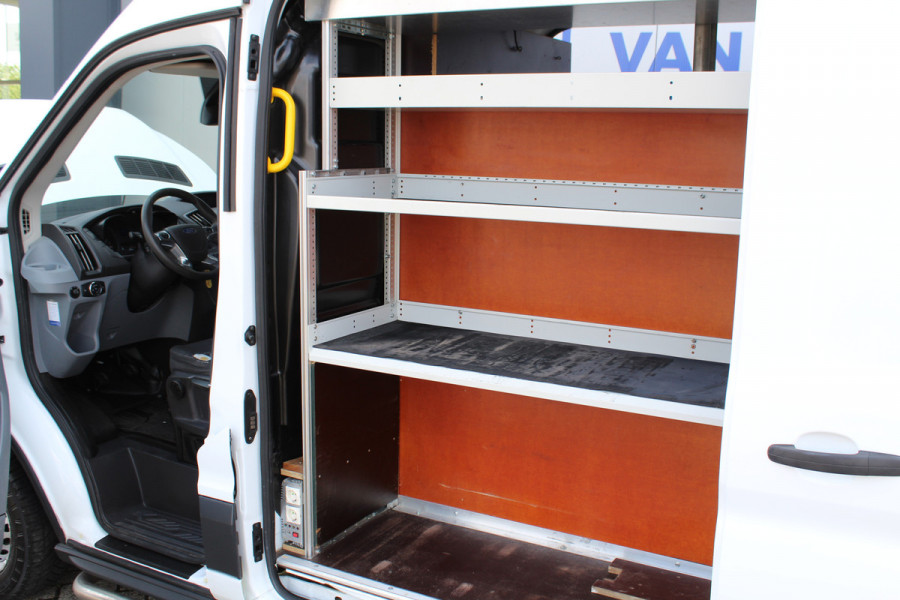 Ford Transit 290 2.0-105pk TDCI L2H2 Ambiente. Compleet ingerichte Ford Transit ! Camera, pdc v+a, airco, ladder achterd., opstaptrede met trekhaak, imperiaal met ladder, omvormer naar 220V, etc etc.