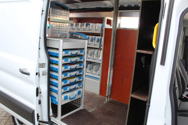 Ford Transit 290 2.0-105pk TDCI L2H2 Ambiente. Compleet ingerichte Ford Transit ! Camera, pdc v+a, airco, ladder achterd., opstaptrede met trekhaak, imperiaal met ladder, omvormer naar 220V, etc etc.