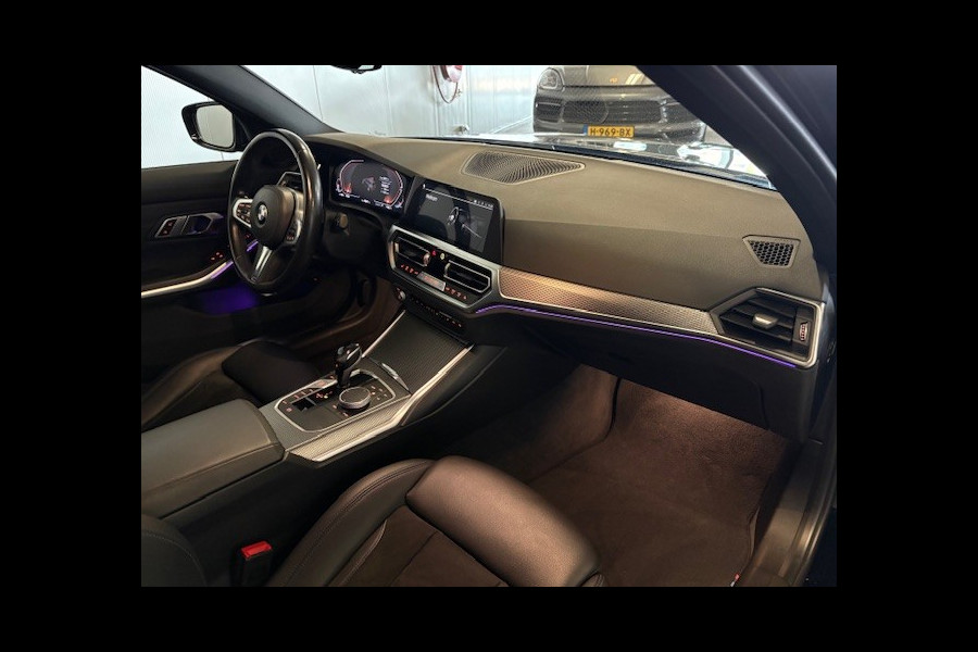 BMW 3 Serie Touring 320i M SPORTPAKKET-ACC-SPORTSTOELEN-CAMERA-COMPLEET