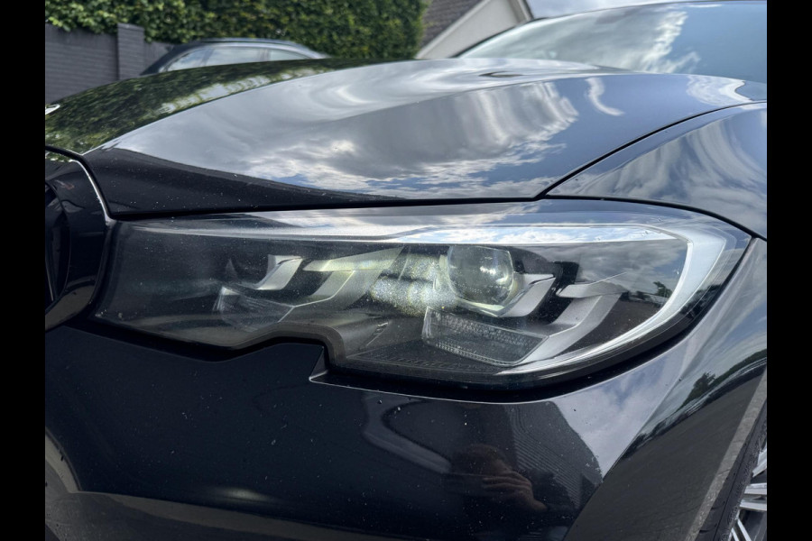 BMW 3 Serie Touring 320d High Executive Edition | Navigatie | Parkeersensoren | 18 Inch Lichtmetalen Velgen | Climate Control | Stoelverwarming |