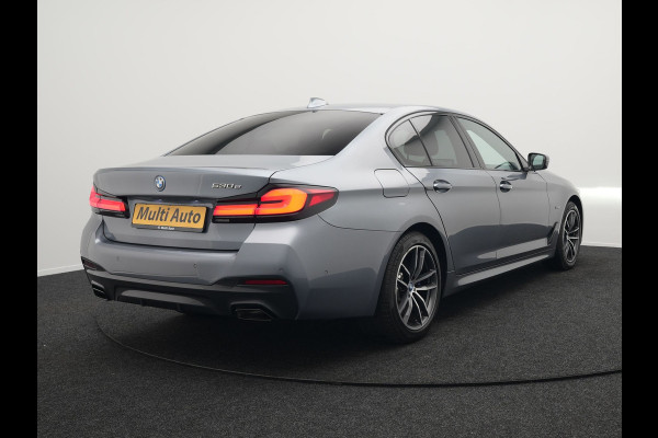 BMW 5 Serie 530e M Sport LCI Plug In Hybrid | PHEV | Harman Kardon | Carplay | Sfeerverlichting | Electrische Alcantara Sportstoelen | Stuur/Stoel Verwarming |