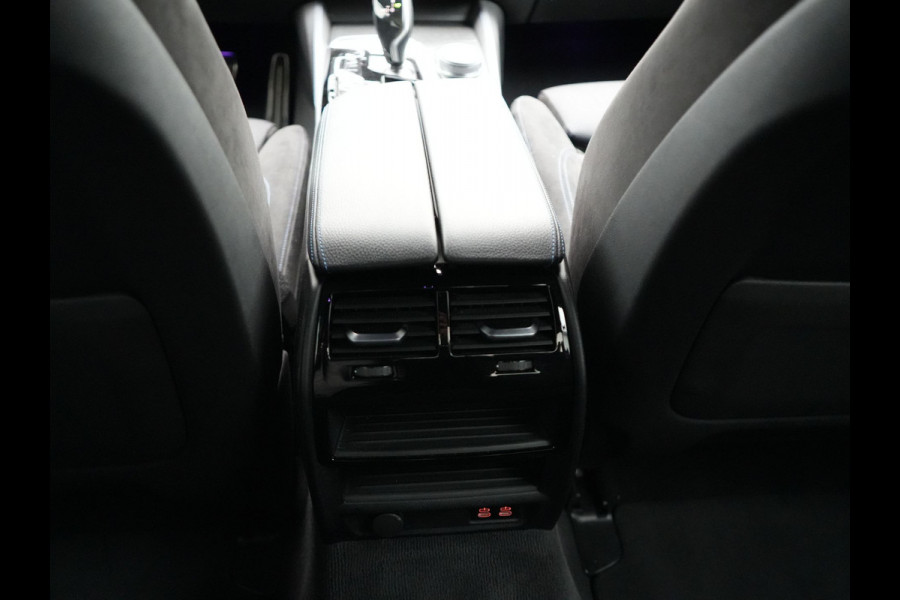 BMW 5 Serie 530e M Sport LCI Plug In Hybrid | PHEV | Harman Kardon | Carplay | Sfeerverlichting | Electrische Alcantara Sportstoelen | Stuur/Stoel Verwarming |