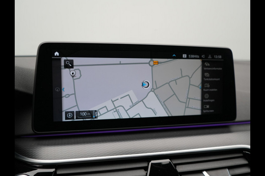 BMW 5 Serie 530e M Sport LCI Plug In Hybrid | PHEV | Harman Kardon | Carplay | Sfeerverlichting | Electrische Alcantara Sportstoelen | Stuur/Stoel Verwarming |
