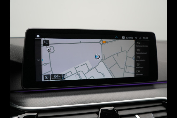 BMW 5 Serie 530e M Sport LCI Plug In Hybrid | PHEV | Harman Kardon | Carplay | Sfeerverlichting | Electrische Alcantara Sportstoelen | Stuur/Stoel Verwarming |