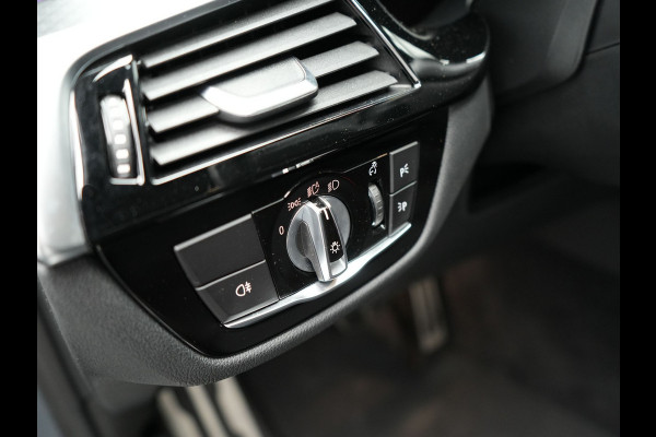 BMW 5 Serie 530e M Sport LCI Plug In Hybrid | PHEV | Harman Kardon | Carplay | Sfeerverlichting | Electrische Alcantara Sportstoelen | Stuur/Stoel Verwarming |