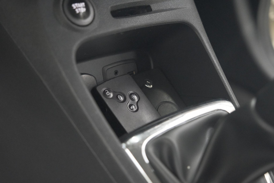 Renault Captur TCe 90 Dynamique | Parkeersensoren | Navigatie | Climate Control