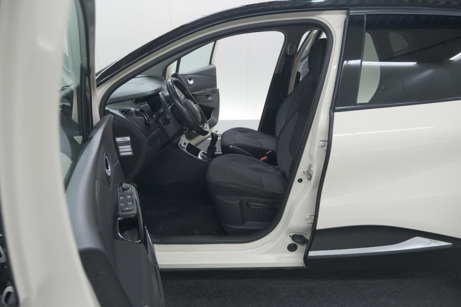 Renault Captur TCe 90 Dynamique | Parkeersensoren | Navigatie | Climate Control