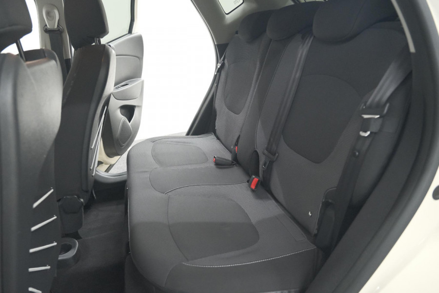 Renault Captur TCe 90 Dynamique | Parkeersensoren | Navigatie | Climate Control