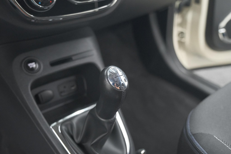 Renault Captur TCe 90 Dynamique | Parkeersensoren | Navigatie | Climate Control