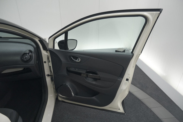 Renault Captur TCe 90 Dynamique | Parkeersensoren | Navigatie | Climate Control