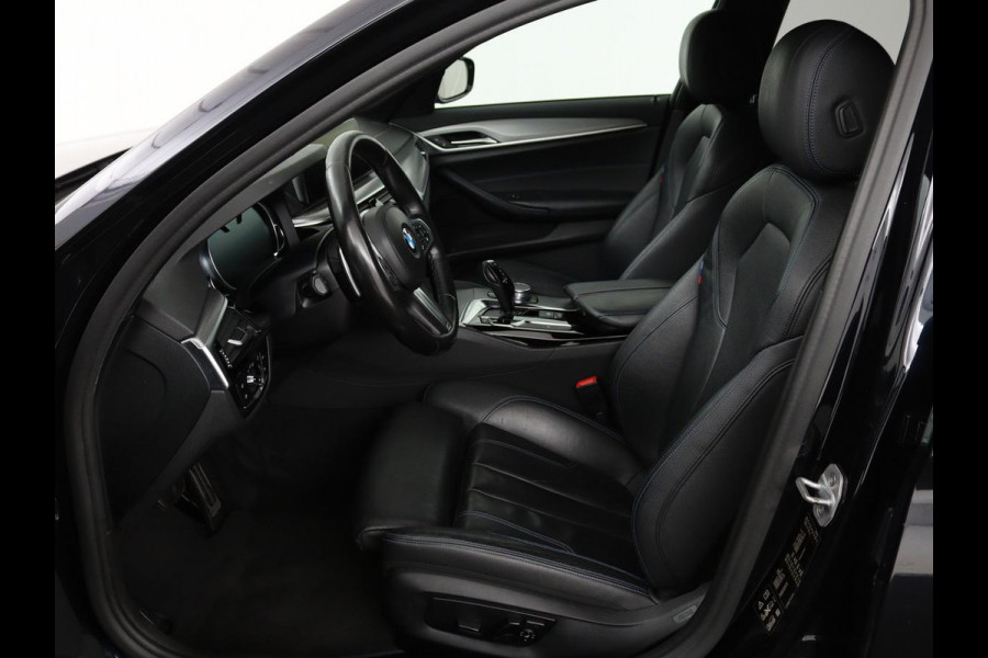 BMW 5 Serie 520d xDrive M-Sport | Leder | Sportstoelen | Camera | Full LED | Trekhaak | Keyless | Navigatie | Sfeerverlichting | Climate control