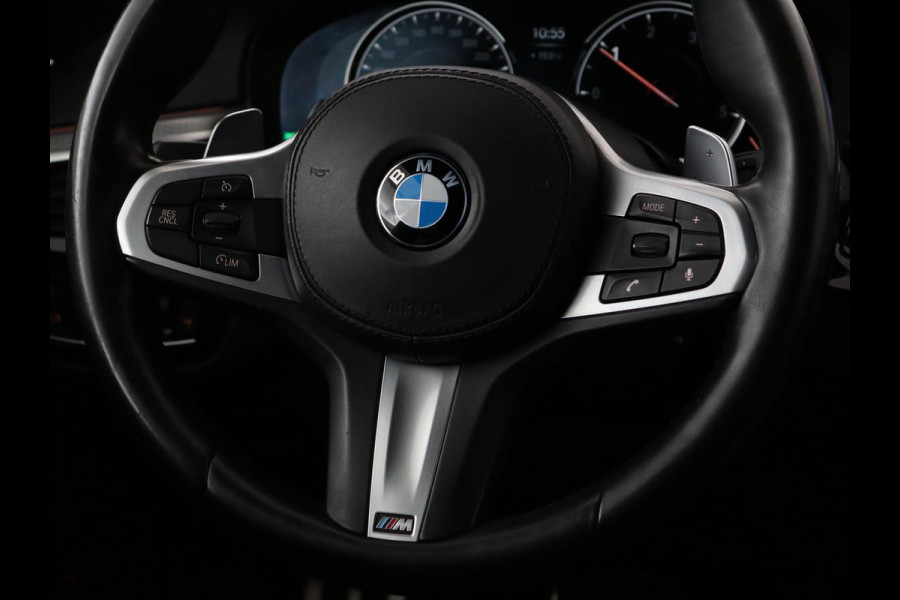 BMW 5 Serie 520d xDrive M-Sport | Leder | Sportstoelen | Camera | Full LED | Trekhaak | Keyless | Navigatie | Sfeerverlichting | Climate control