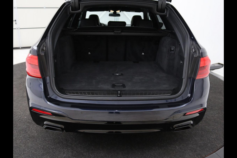 BMW 5 Serie 520d xDrive M-Sport | Leder | Sportstoelen | Camera | Full LED | Trekhaak | Keyless | Navigatie | Sfeerverlichting | Climate control