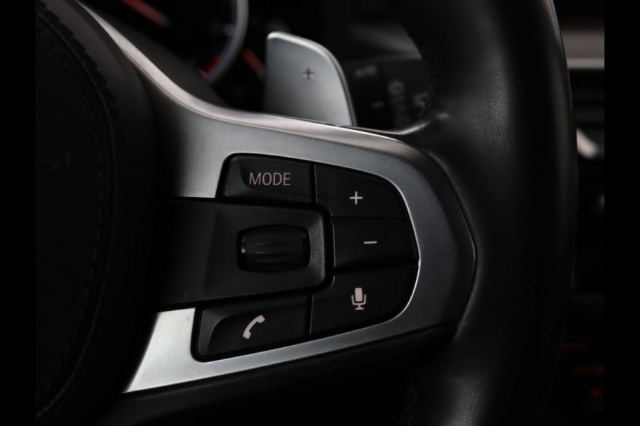 BMW 5 Serie 520d xDrive M-Sport | Leder | Sportstoelen | Camera | Full LED | Trekhaak | Keyless | Navigatie | Sfeerverlichting | Climate control