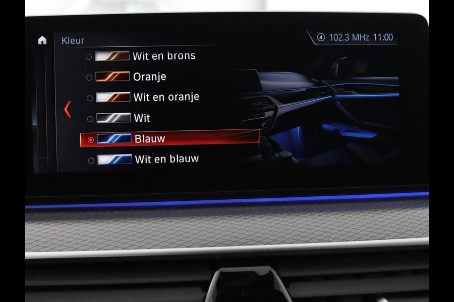 BMW 5 Serie 520d xDrive M-Sport | Leder | Sportstoelen | Camera | Full LED | Trekhaak | Keyless | Navigatie | Sfeerverlichting | Climate control