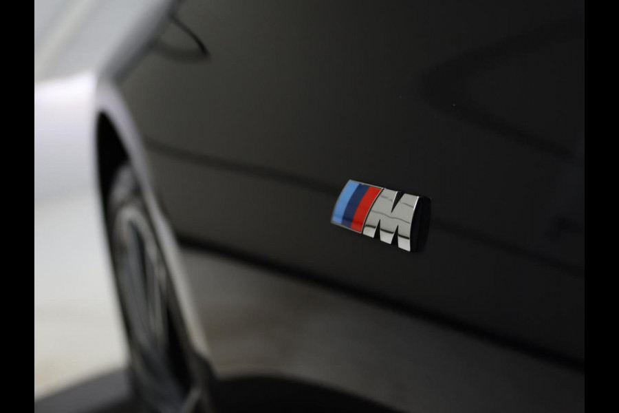 BMW 5 Serie 520d xDrive M-Sport | Leder | Sportstoelen | Camera | Full LED | Trekhaak | Keyless | Navigatie | Sfeerverlichting | Climate control