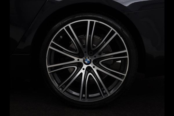 BMW 5 Serie 520d xDrive M-Sport | Leder | Sportstoelen | Camera | Full LED | Trekhaak | Keyless | Navigatie | Sfeerverlichting | Climate control