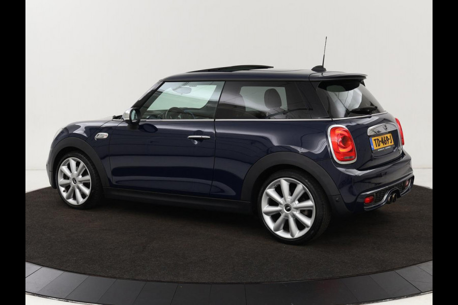 MINI Cooper S 2.0 Chili Serious Business | Panoramadak | Leder | Head-Up | Navigatie | Full LED | Harman/Kardon | Climate control | Keyless | Parkeerhulp | Cruise control