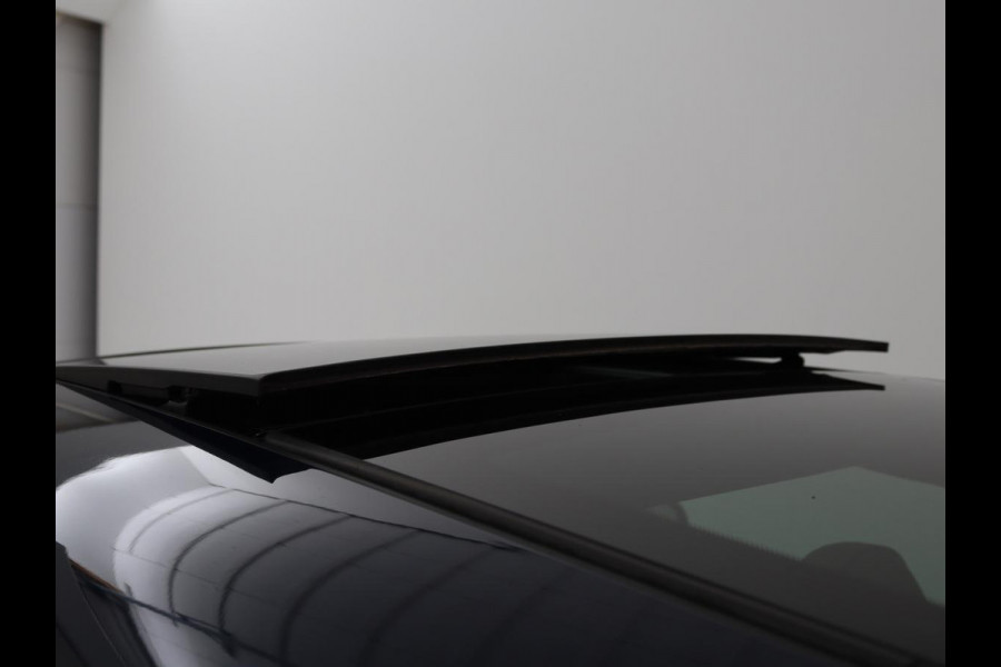 MINI Cooper S 2.0 Chili Serious Business | Panoramadak | Leder | Head-Up | Navigatie | Full LED | Harman/Kardon | Climate control | Keyless | Parkeerhulp | Cruise control
