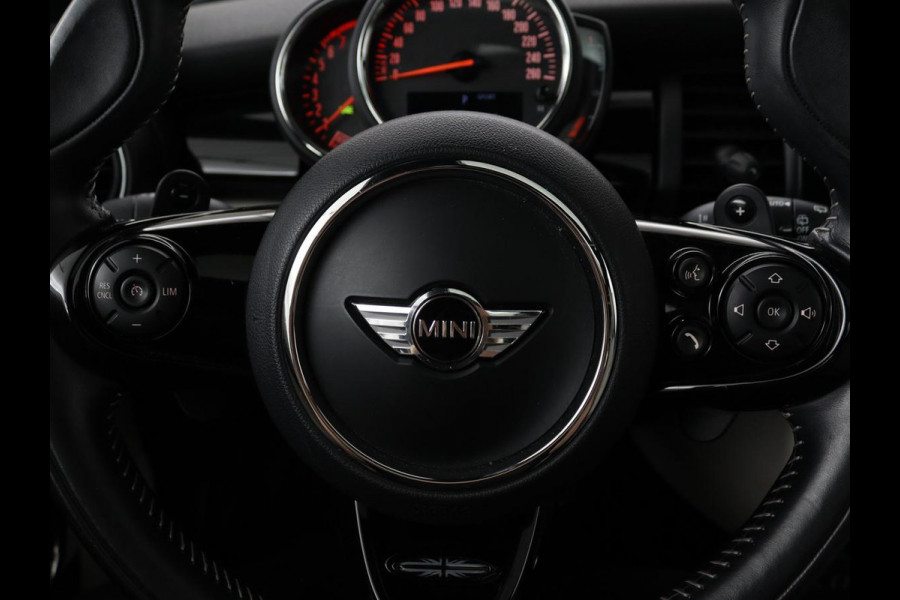 MINI Cooper S 2.0 Chili Serious Business | Panoramadak | Leder | Head-Up | Navigatie | Full LED | Harman/Kardon | Climate control | Keyless | Parkeerhulp | Cruise control